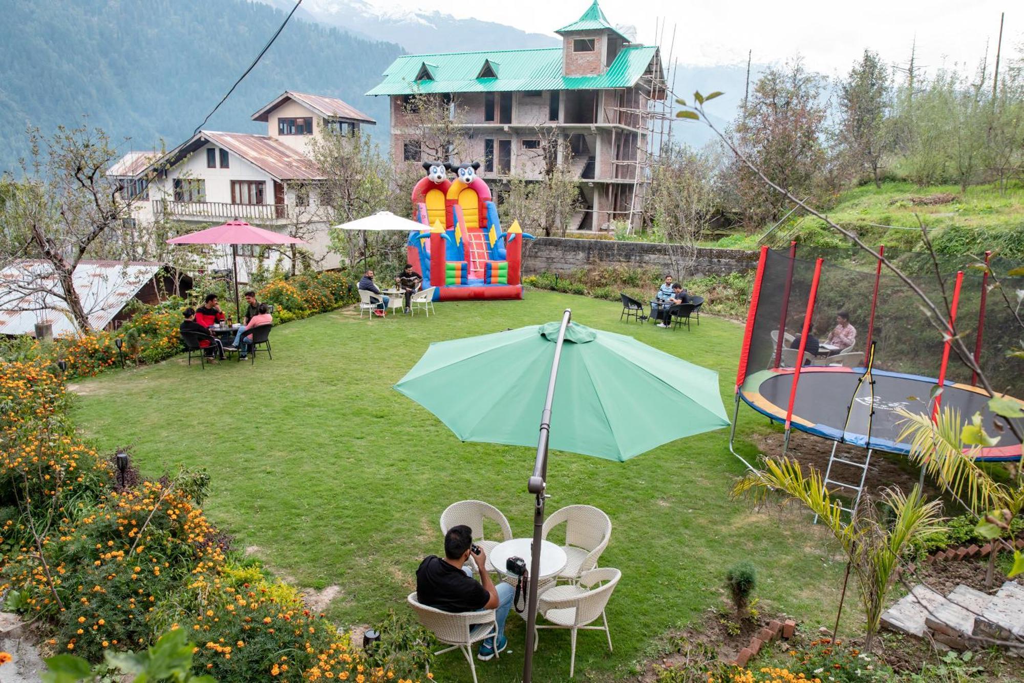 Hotel Smugglers Mountain View - Central Heated & Air Cooled — Photos 3